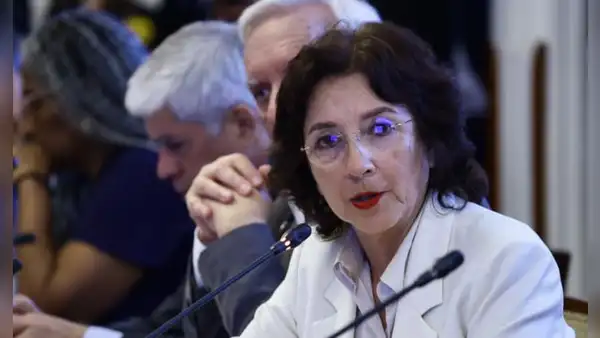 Patricia Iturregui sobre las sesiones de Constitución: “[están] mal organizadas, poco transparentes, no ha habido balance de posturas”