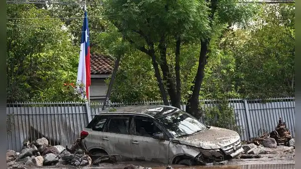 Una tormenta con granizo inunda Santiago de Chile y obliga a declarar alerta roja: miles de hogares quedan sin electricidad