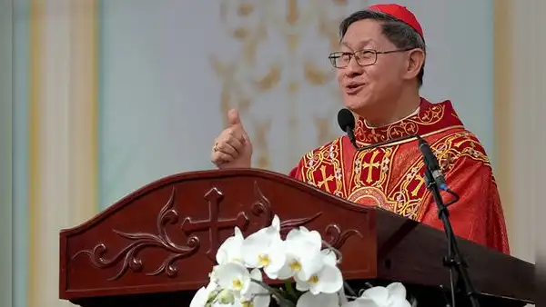 ¿Quién es el cardenal Luis Antonio Tagle, el nuevo decano del Colegio Cardenalicio y qué papel tendrá en la elección del próximo papa?