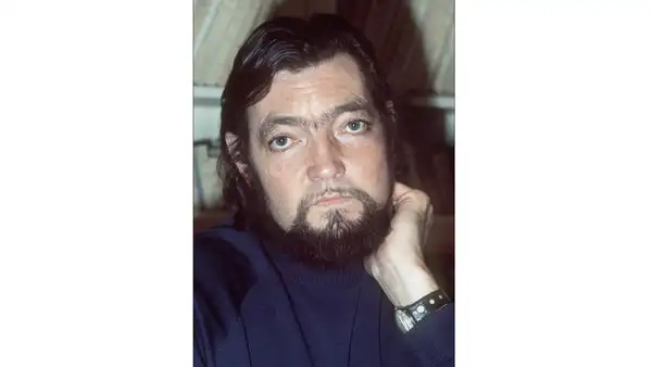 “Casa tomada” de Julio Cortázar, por Eduardo González Viaña