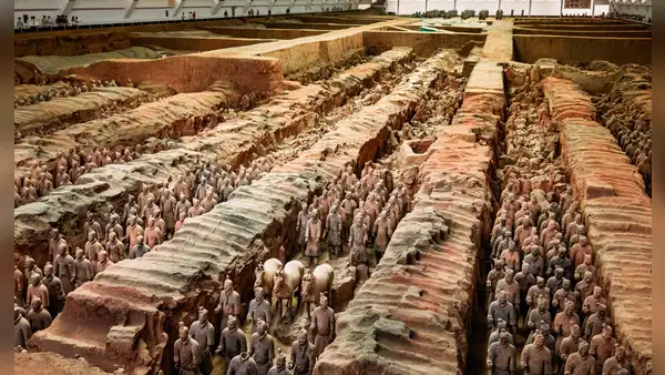 Unas huellas dactilares en los soldados de arcilla del Ejército de Terracota muestran que mujeres y niños ayudaron a construirlo