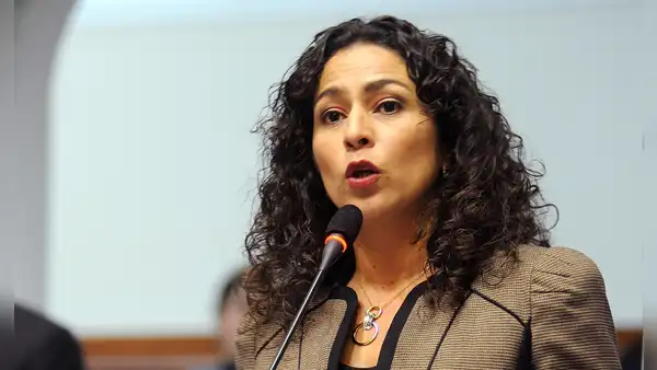 Cecilia Chacón rechaza reforma policial y defiende leyes que protegen a la PNP: “Quieren que haya caos”