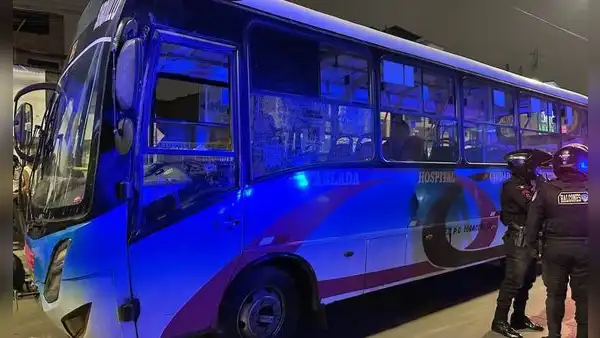 Acribillan a chofer de Cora Cora frente a su hijo y 20 pasajeros en San Juan de Miraflores