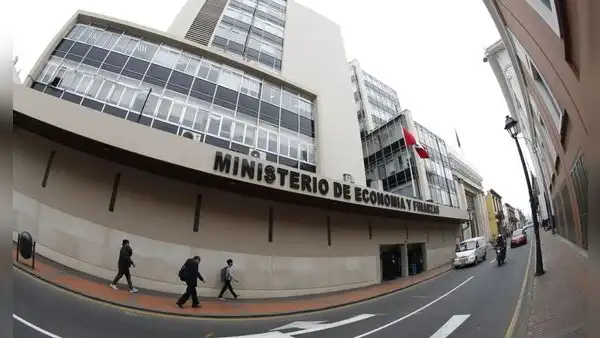 MEF eleva a 2,4% la meta de déficit fiscal para 2027 y aplaza ajuste hasta 2031