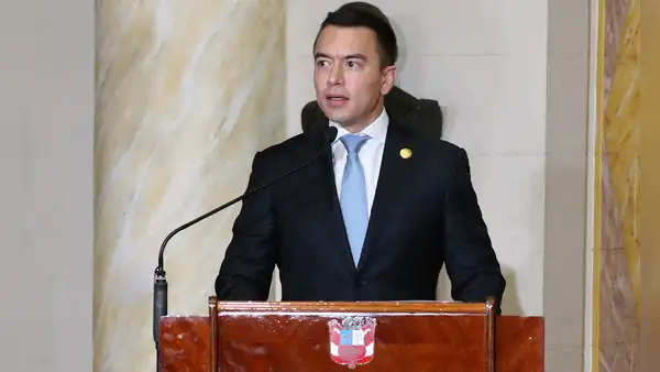 Noboa acusa a la oposición de financiarse con "dinero del crimen organizado" bajo el marco de la detención de Luisa González