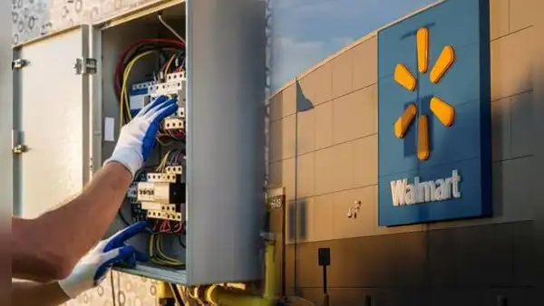 Alerta máxima en Walmart | Trabajador sufre terribles quemaduras tras una descarga eléctrica: Clientes fueron evacuados rápidamente