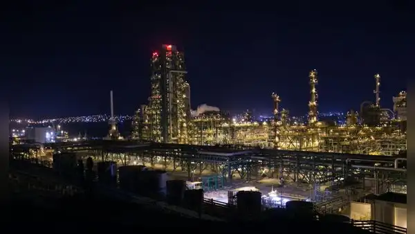 Refinería de Talara, el activo más valioso de Petroperú, sería concesionada a privados en 2027, según ProInversión