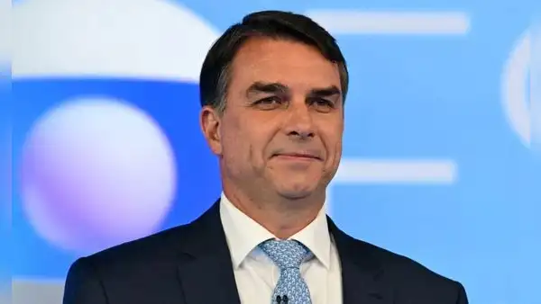 Flávio Bolsonaro se declara el "verdadero presidente electo de Brasil" tras perder las elecciones frente a Lula da Silva