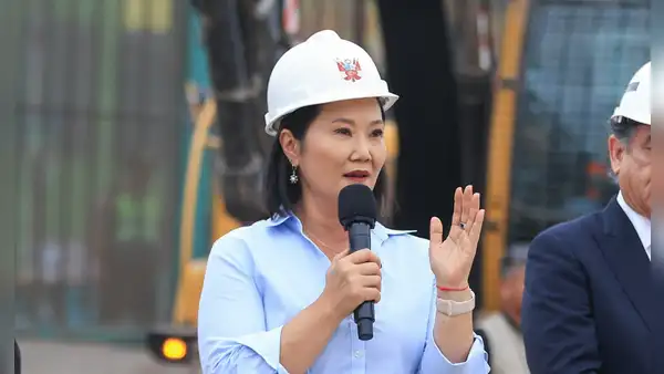 Keiko Fujimori reduce de 3 mil a 2 mil los colegios prometidos durante la campaña