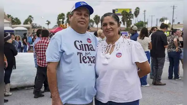 Los latinos de Texas reconsideran su apoyo a Trump por las redadas migratorias y el costo de vida