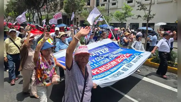 SUTEP acata paro nacional de 24 horas: maestros reclaman pensiones dignas y mayor presupuesto educativo