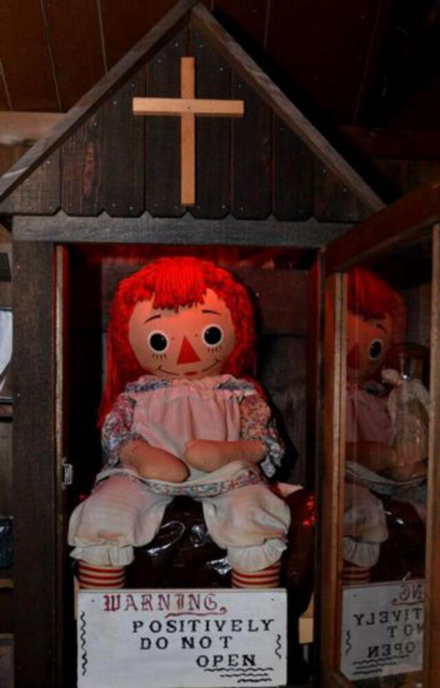 Annabelle muñeca