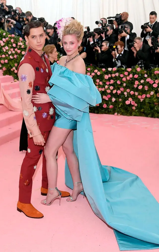 Lili Reinhart le hace curiosa dedicatoria de amor a Cole Sprouse por su cumpleaños [FOTOS]