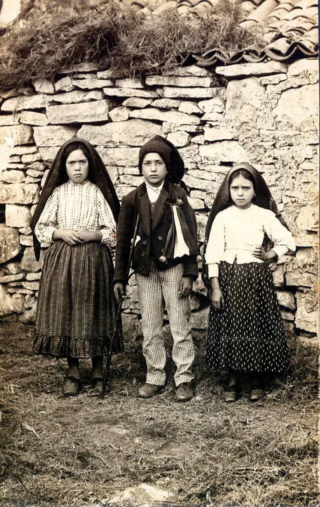 Lucia, Francisco y Jacinta Marto, los pastorcitos a los que se les presentó la Virgen María en Fátima, Portugal. Foto AFP