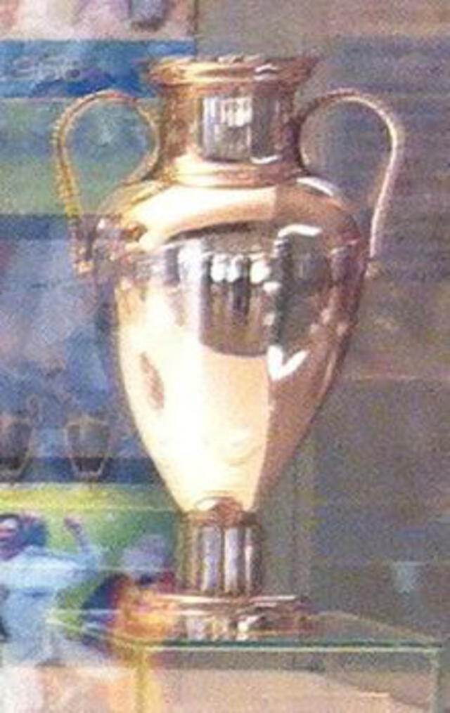Primera versión del trofeo de la Champions League. Actualmente está en propiedad del Real Madrid. Foto: Wikipedia.