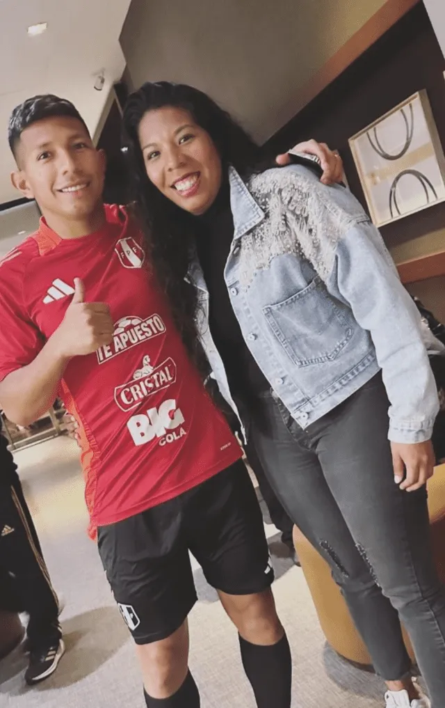  Edison Flores junto a su hermana. Foto: Captura Instagram   