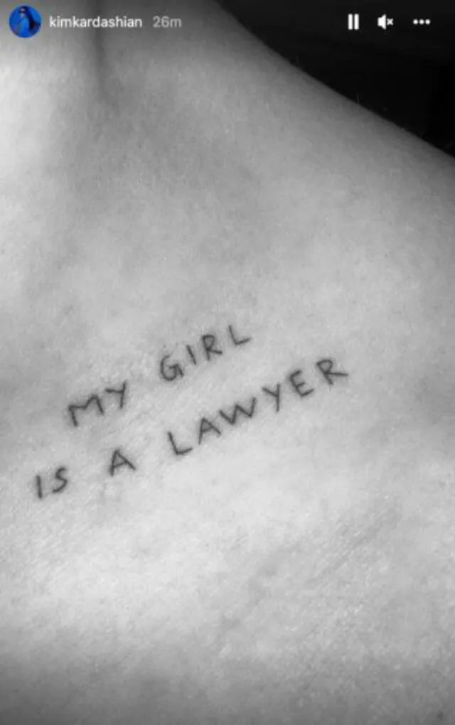 "Mi chica es abogada", es uno de los tatuajes que Pete Davidson dedicó a la empresaria. Foto: Instagram Kim Kardashian