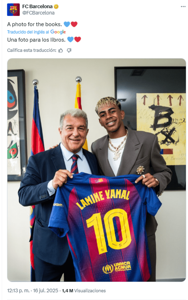 Yamal poso junto con Laporta. Foto: vía X Yamal poso junto con Laporta. Foto: vía X