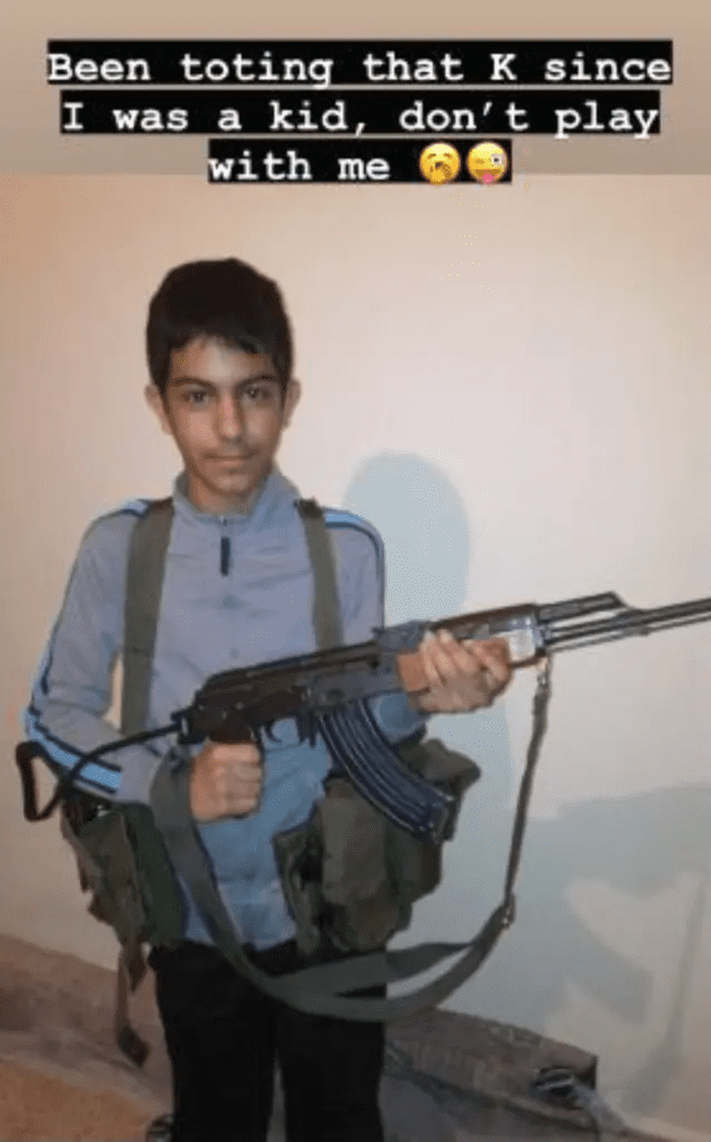 Hamad había publicado una foto de él mismo cuando era menor sosteniendo un arma de fuego en su historia de Instagram. Foto: FBI Hamad había publicado una foto de él mismo cuando era menor sosteniendo un arma de fuego en su historia de Instagram. Foto: FBI