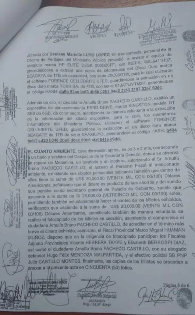 Fiscales encontraron 20.000 dólares en el baño de la oficina de Bruno Pacheco. Foto: Captura de Twitter