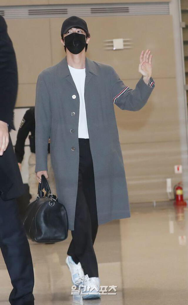 Jin en el aeropuerto ICN de Corea del sur (6 diciembre 2021). Foto: IlganSports