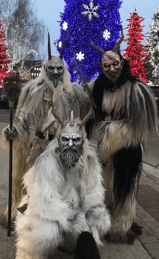  Miembros del club Krampus Seattle en Leavenworth. Foto: Krampus Seattle    