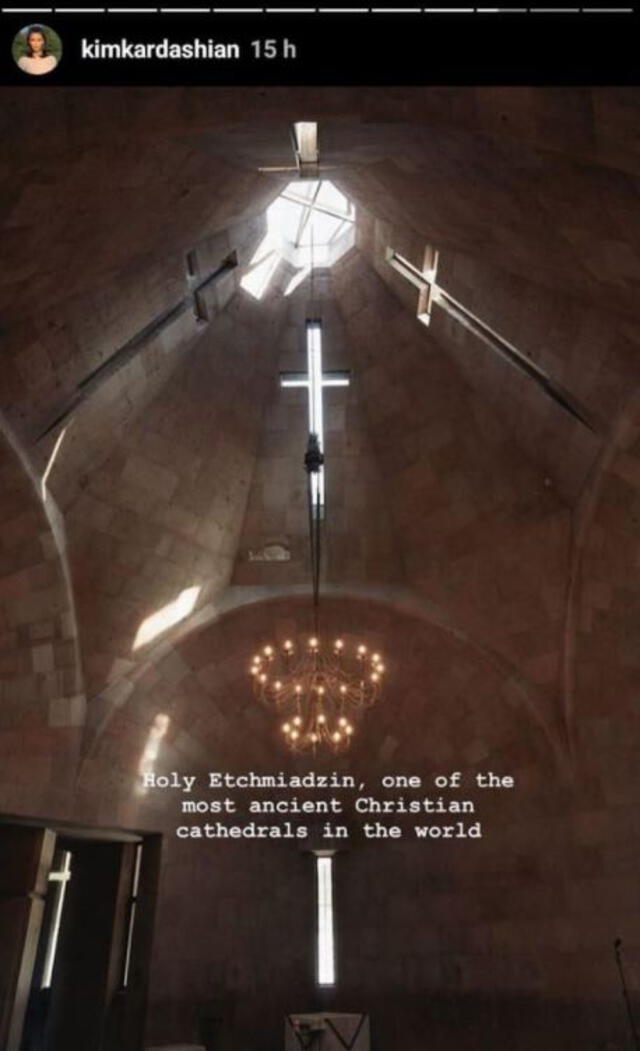 Kim Kardashian en la Catedral de Ejmiatsin, Armenia