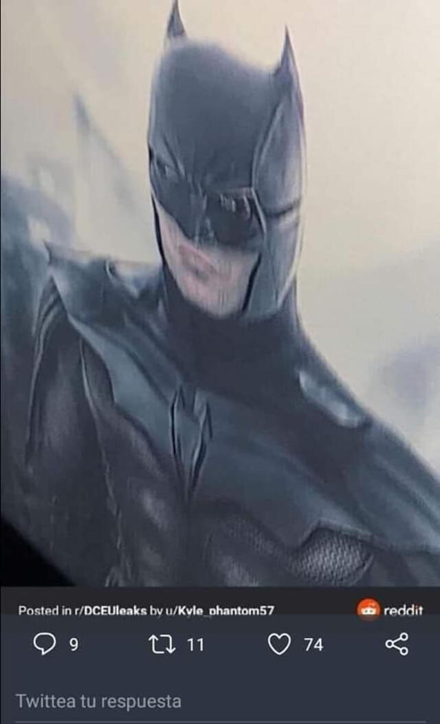 Imagen mostrada en Reddit, la cual muestra el traje que usaría Robert Pattinson en The Batman.