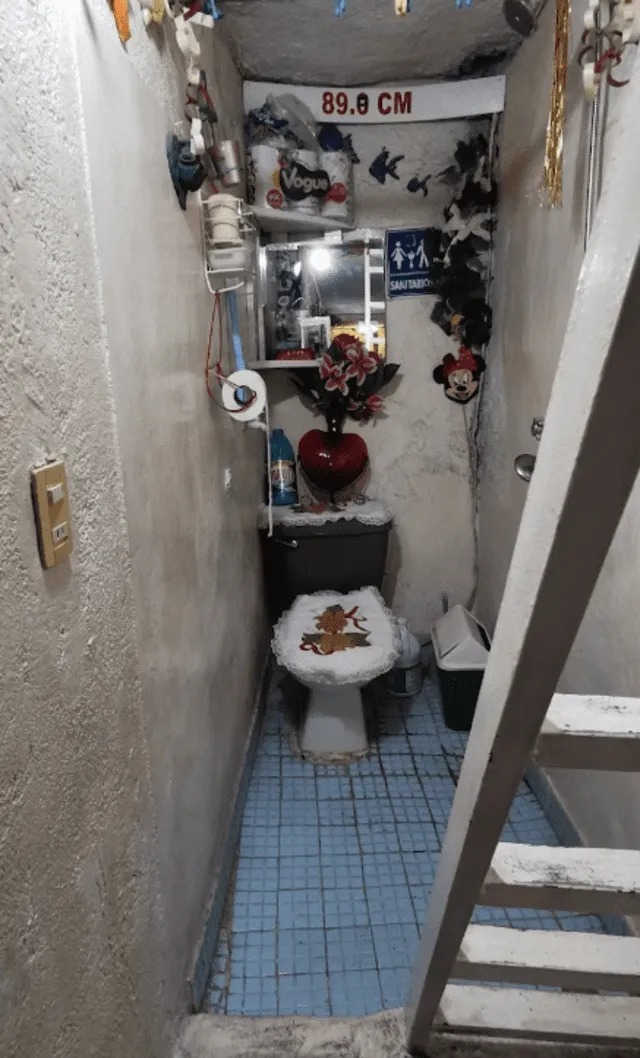 El baño de la casa es la zona más angosta con 89 centímetros. Foto: Google Maps   