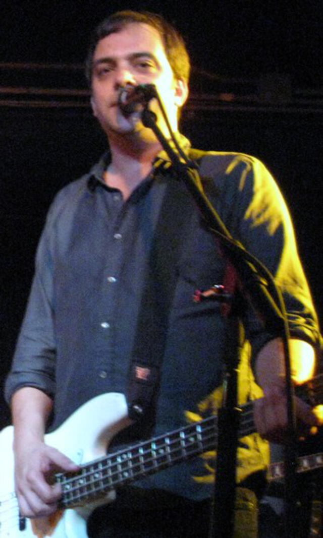 Adam Schlesinger fue bajista de la banda Fountains of Wayne desde 1995.
