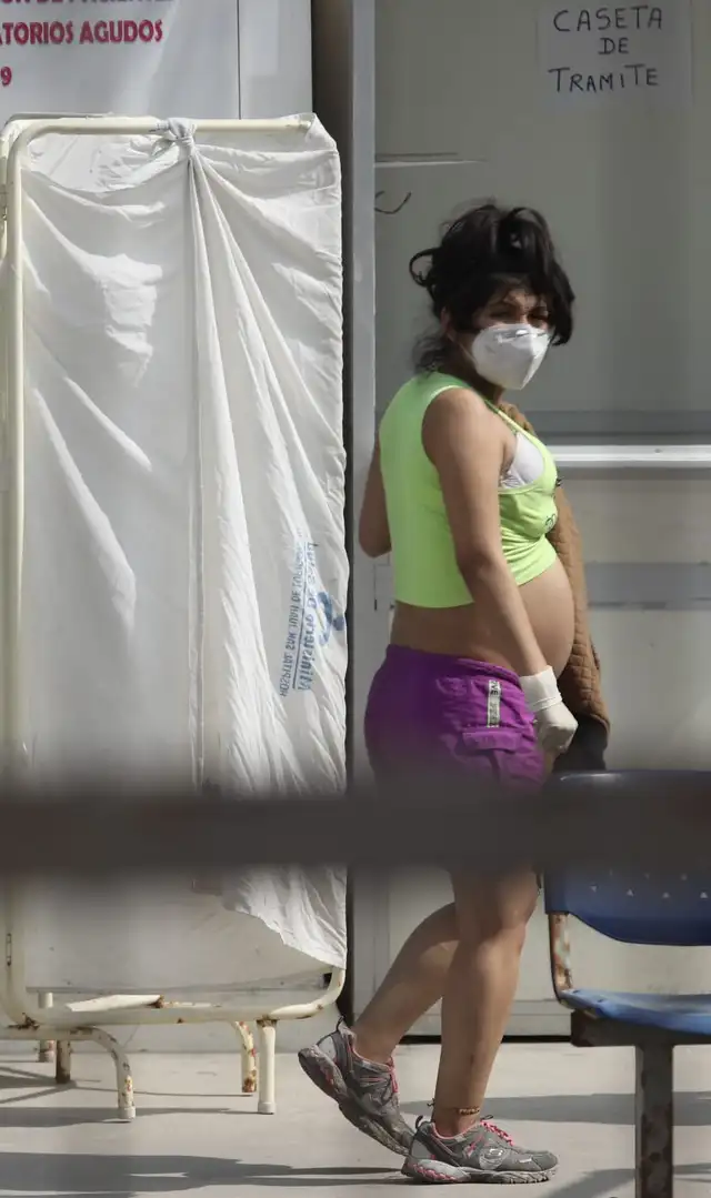 Gestante que padecería COVID-19 espera en hospital de San Juan de Lurigancho. Créditos: Jorge Cerdán / La República.