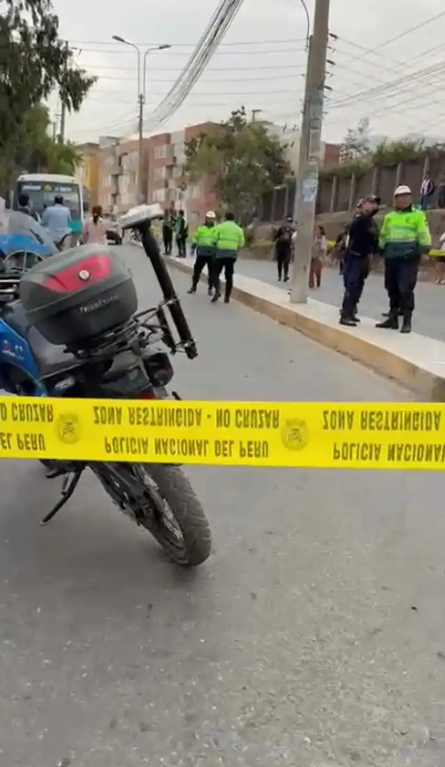 Efectivos policiales cercaron la zona del ataque para las diligencias del caso. Foto: RG   