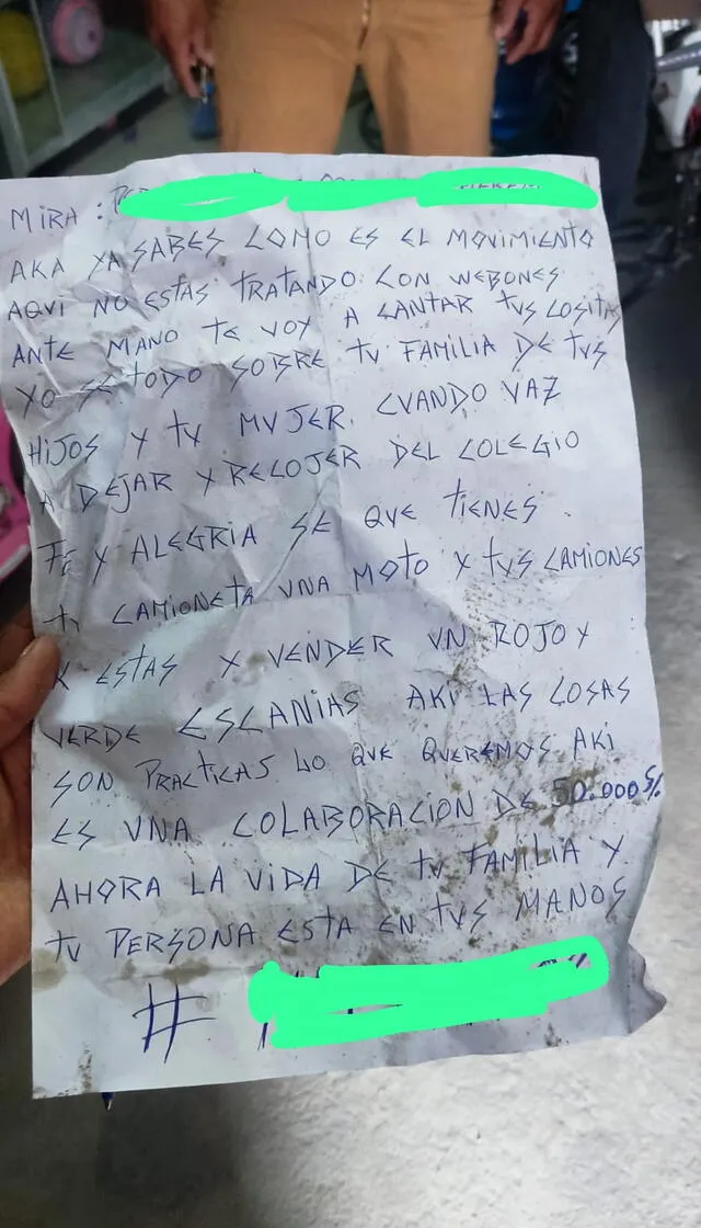  Carta extorsiva que dejaron junto a la piedra arrojada en diciembre. Foto: La República   