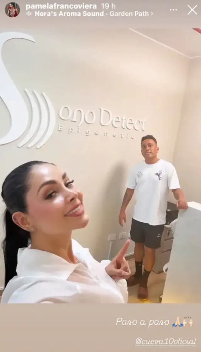 Pamela Franco y Christian Cueva en centro de detección de cáncer. Foto: Instagram.  