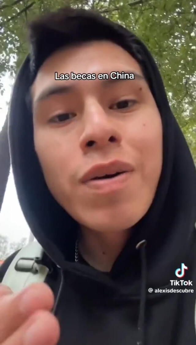 El joven cuenta a través de sus redes sociales cómo es su estadía en China. Foto: Alexisdescubre/TikTok   