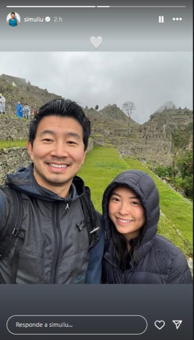  Simu Liu y su novia felices en Machu Picchu. Foto: Captura Instagram 