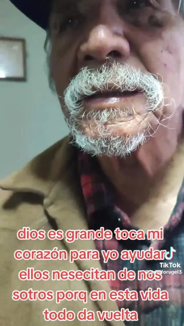 El abuelito agradeció al tiktoker por su caritativa acción. Foto: <strong>adolforugelrescata</strong>/TikTok   