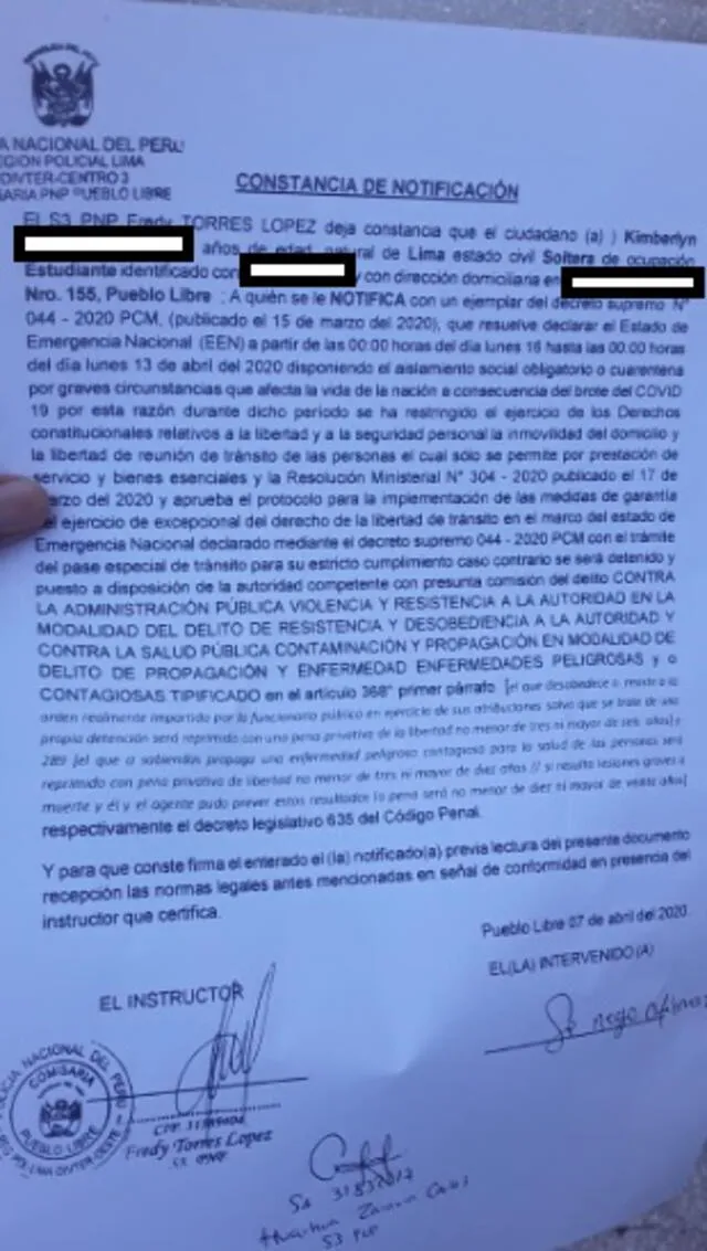 Acta de notificación elaborada por policías de la comisaría de Pueblo Libre.