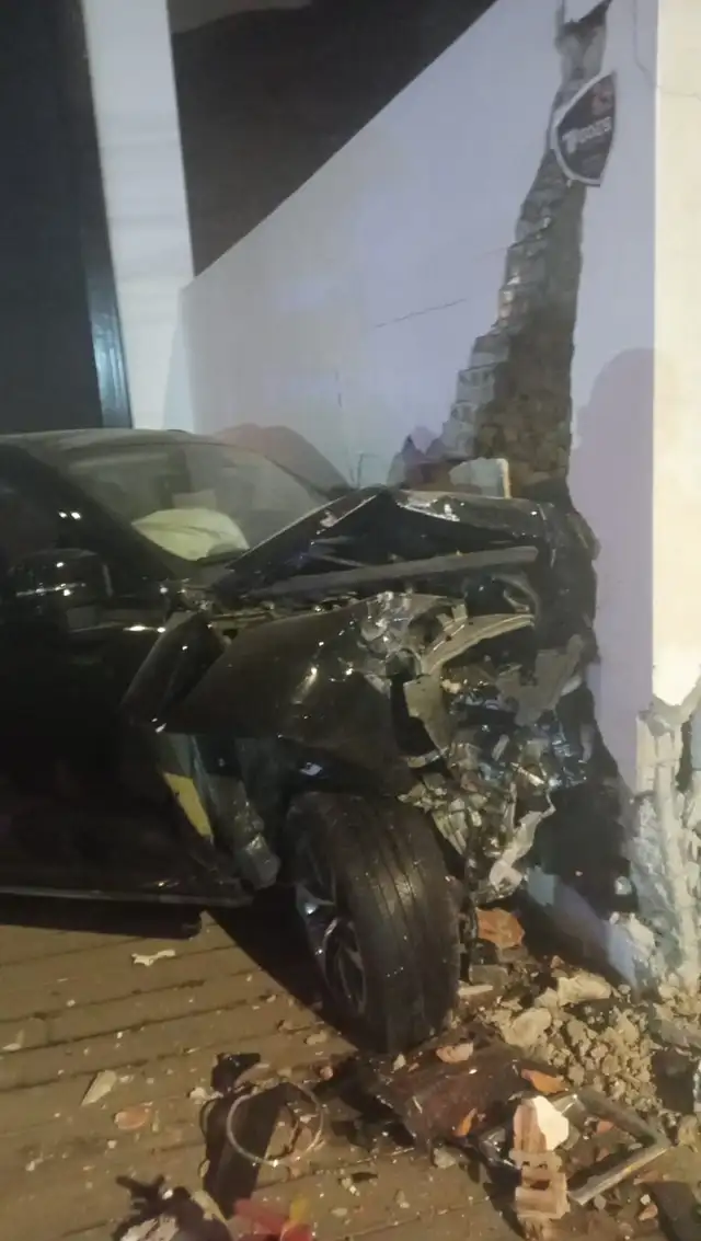 Así terminó la camioneta de Laura Spoya. Foto: difusión   