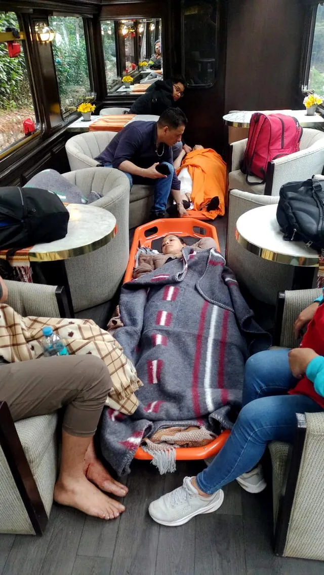  Heridos están siendo trasladados en tren de Inka Rail. Foto: difusión.   