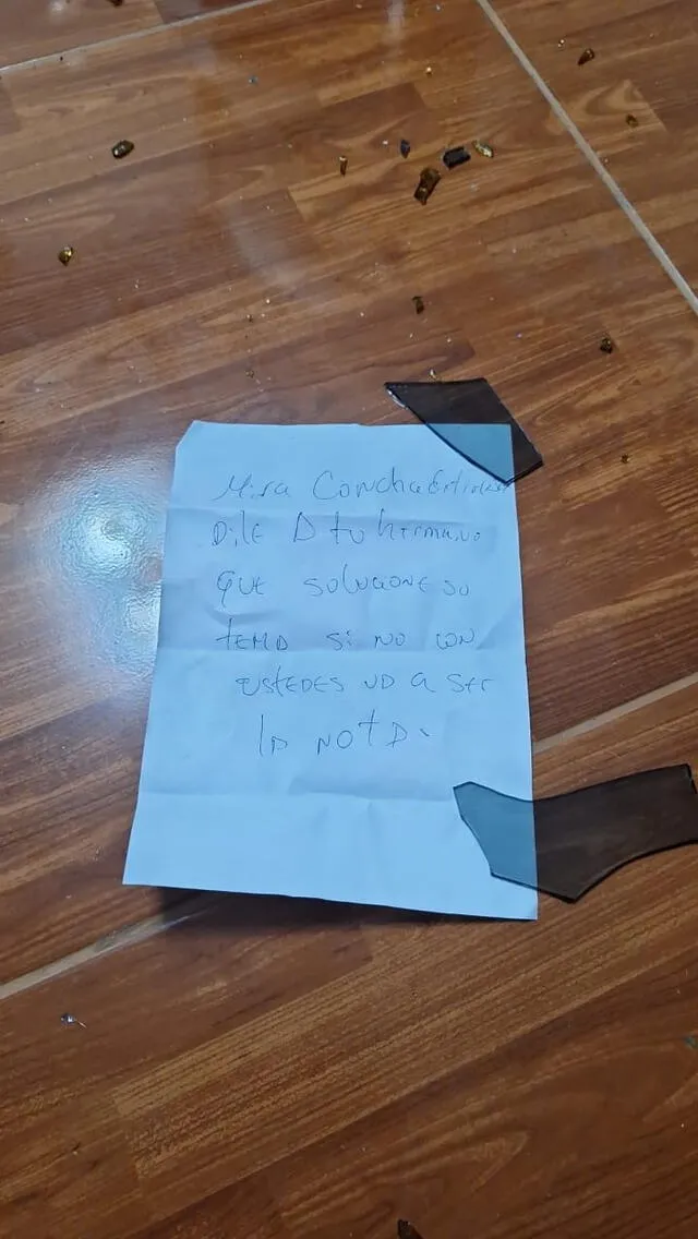 Delincuentes dejaron una nota con amenaza escrita. Foto: Yolanda Goicochea/URPI   