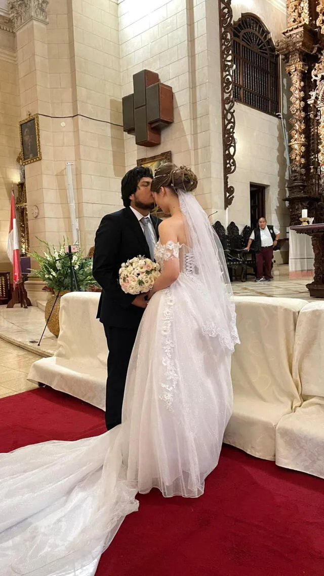 'Masha' y Eduardo se casaron en Perú con la presencia de la familia de ambos. Foto: Instagram/maryisnotsad   
