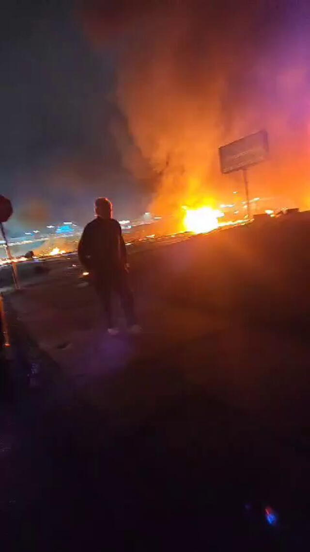 El fuego se expandió en el noreste de Filadelfia. Foto: Captura de X   