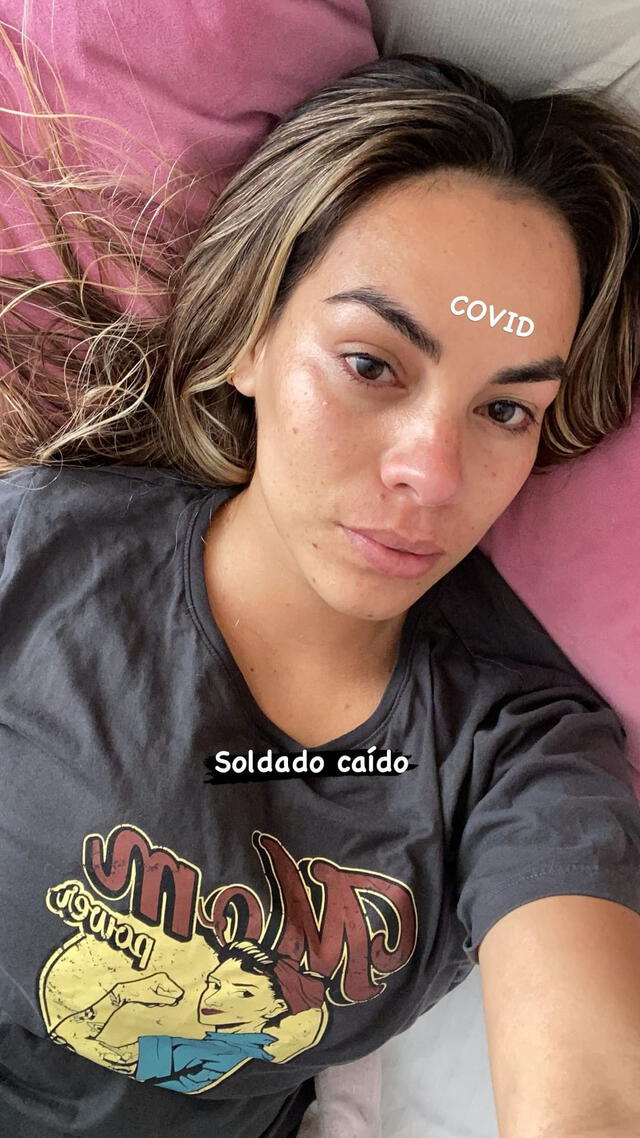 "COVID" escribió Aída Martínez en su retrato. Foto: captura de Instagram