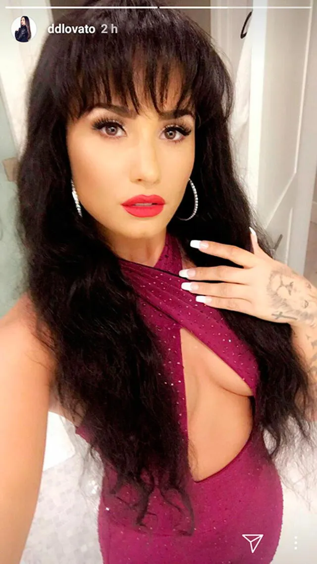 Demi Lovato vestida como Selena Quintanilla.