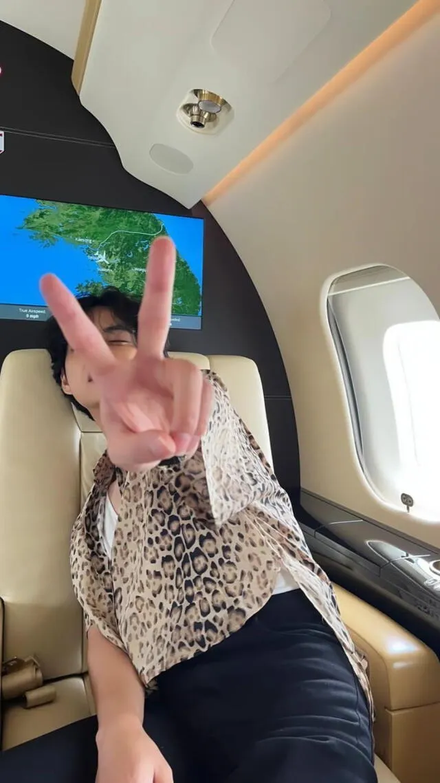 Taehyung en el jet privado de CELINE.