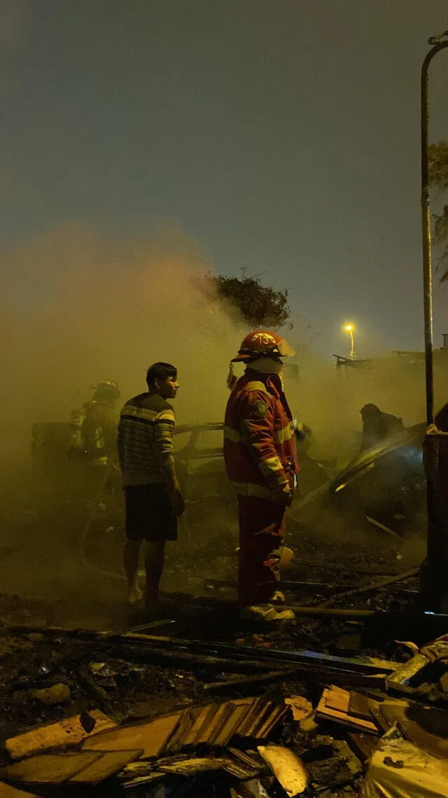 Se necesitaron ocho unidades del Cuerpo General de Bomberos para controlar el incendio. Foto: difusión   