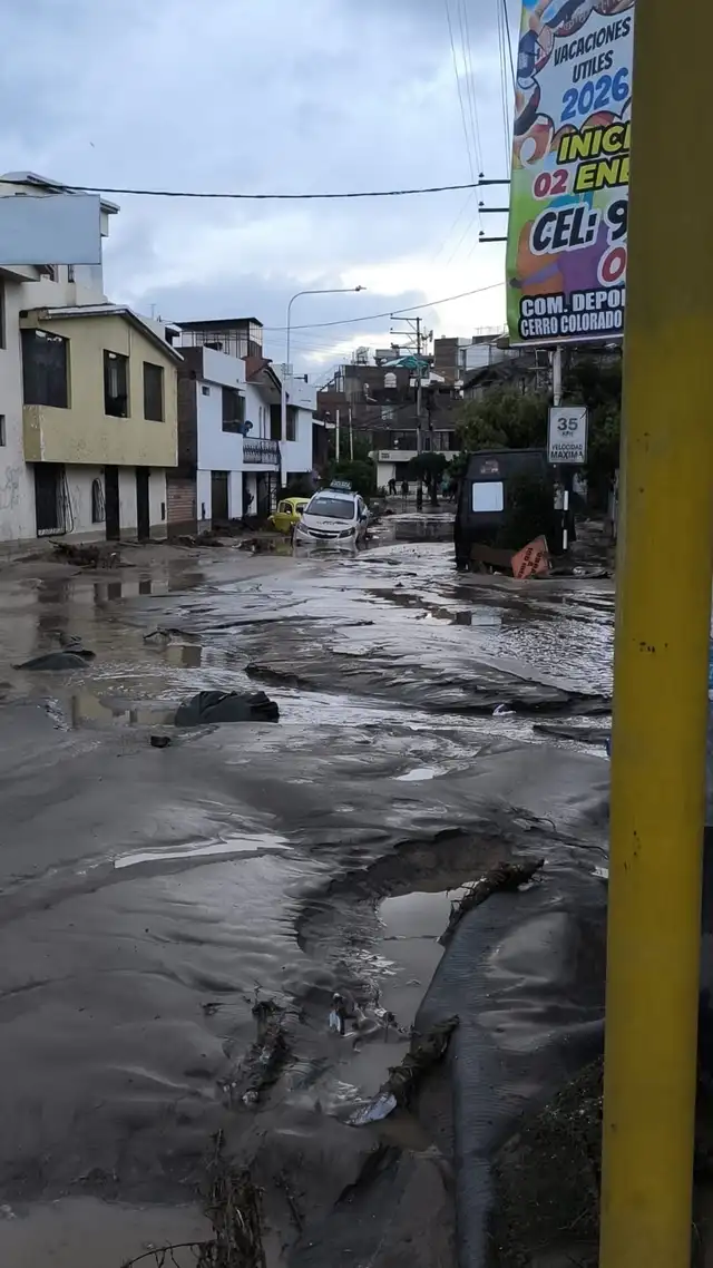 Urbanizaciones sumergidas por las lluvias torrenciales. Foto: Difusión   