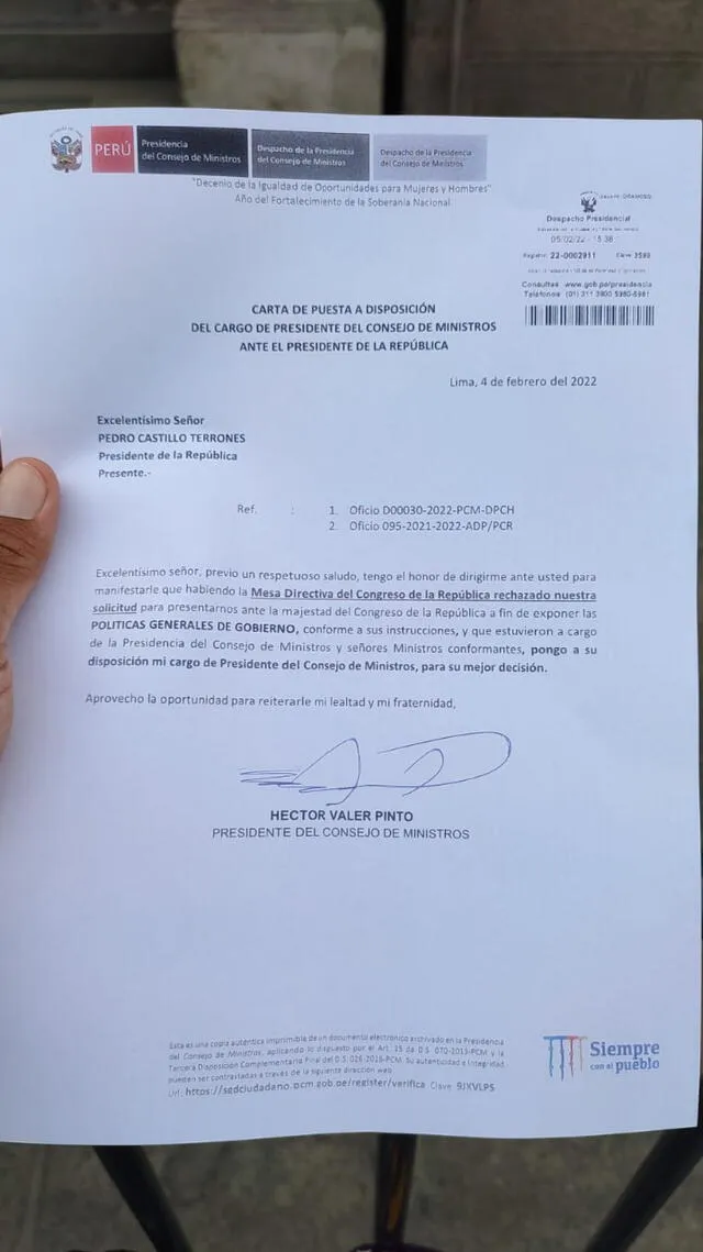 Carta de renuncia de Héctor Valer dirigida al presidente Pedro Castillo. Foto: URPI-GLR