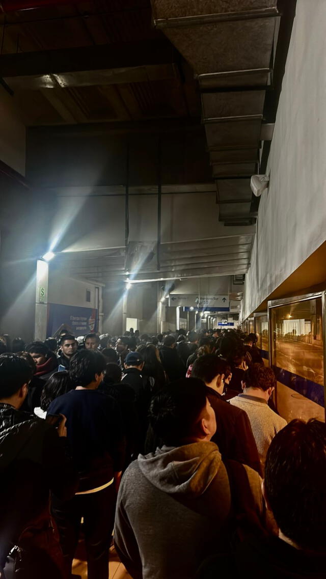La Contraloría realizó una inspección en el Metropolitano, revelando deficiencias que afectan a miles de usuarios. Foto: LR.   